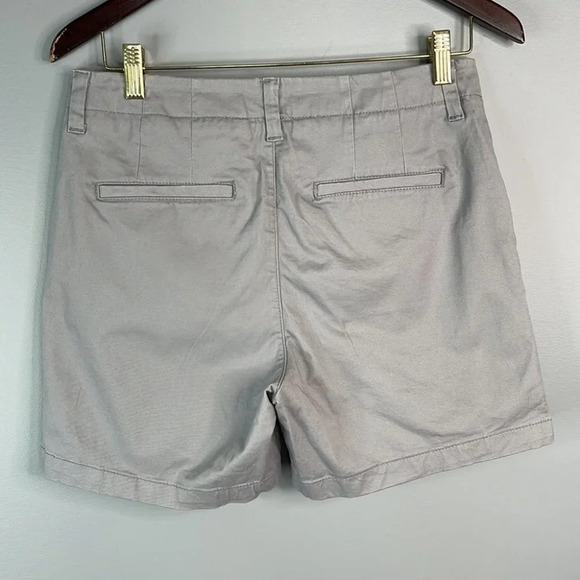 LEE Floral Embroidered Shorts Grey Pink Regular Fit Mid Rise Flat Front Size 6 - Picture 5 of 10